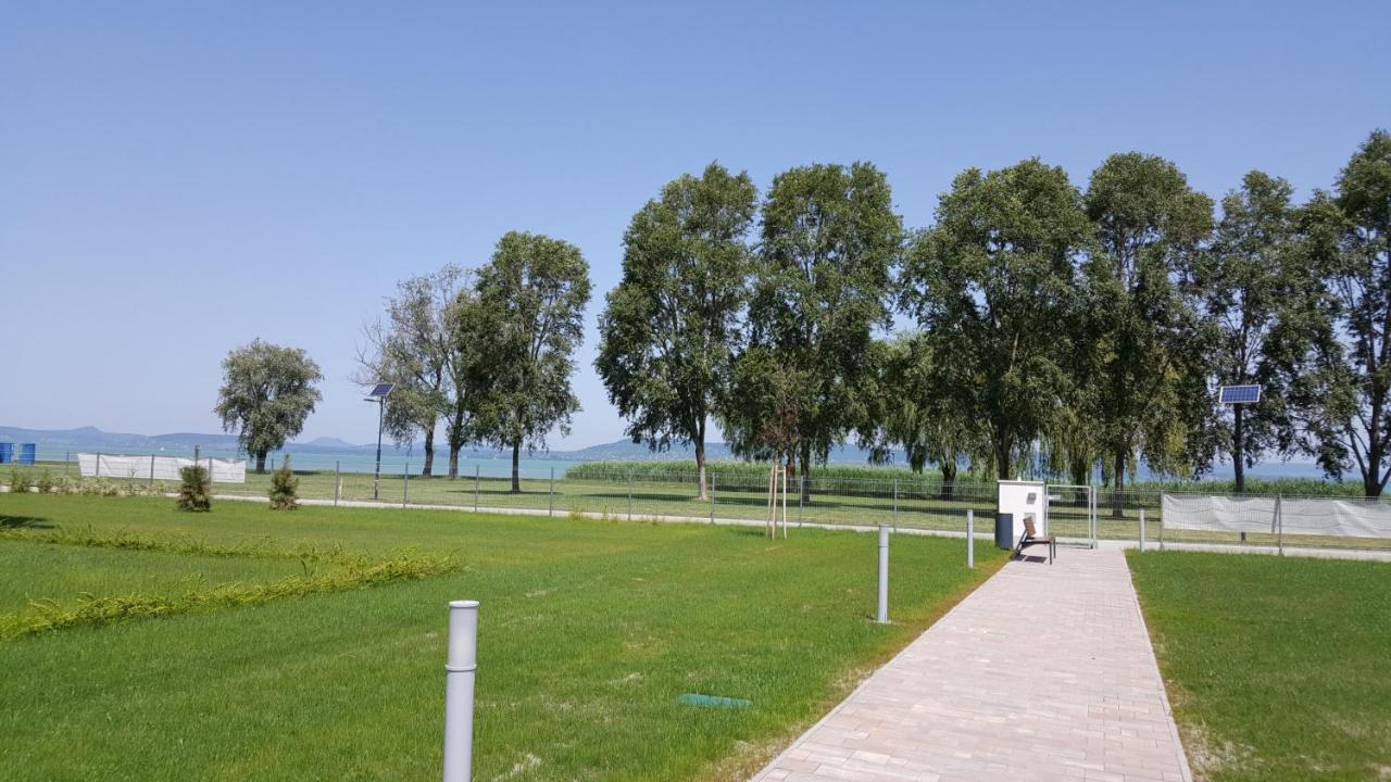 Lelle Resort B21 Balatonlelle Exterior foto